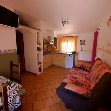 Campagne Saint Maurinet Hébergement de vacances Montmeyan